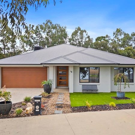 Golfers Escape On The Black Bull Villa Yarrawonga Exterior photo