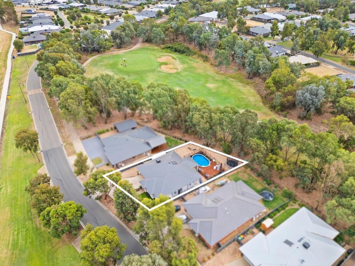 Golfers Escape On The Black Bull Villa Yarrawonga Exterior photo